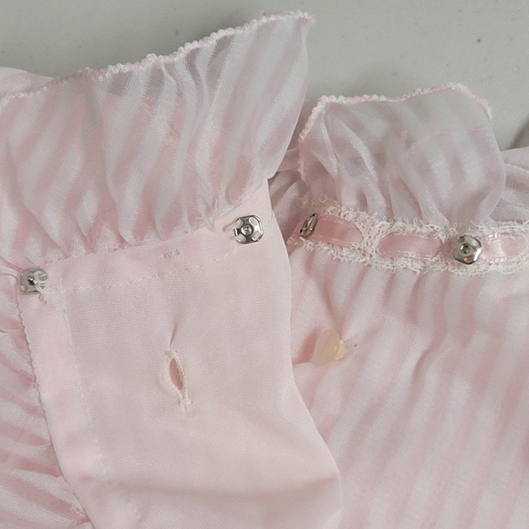 Vintage Cheoette Ruffled Nightgown. - Picture 13 of 13